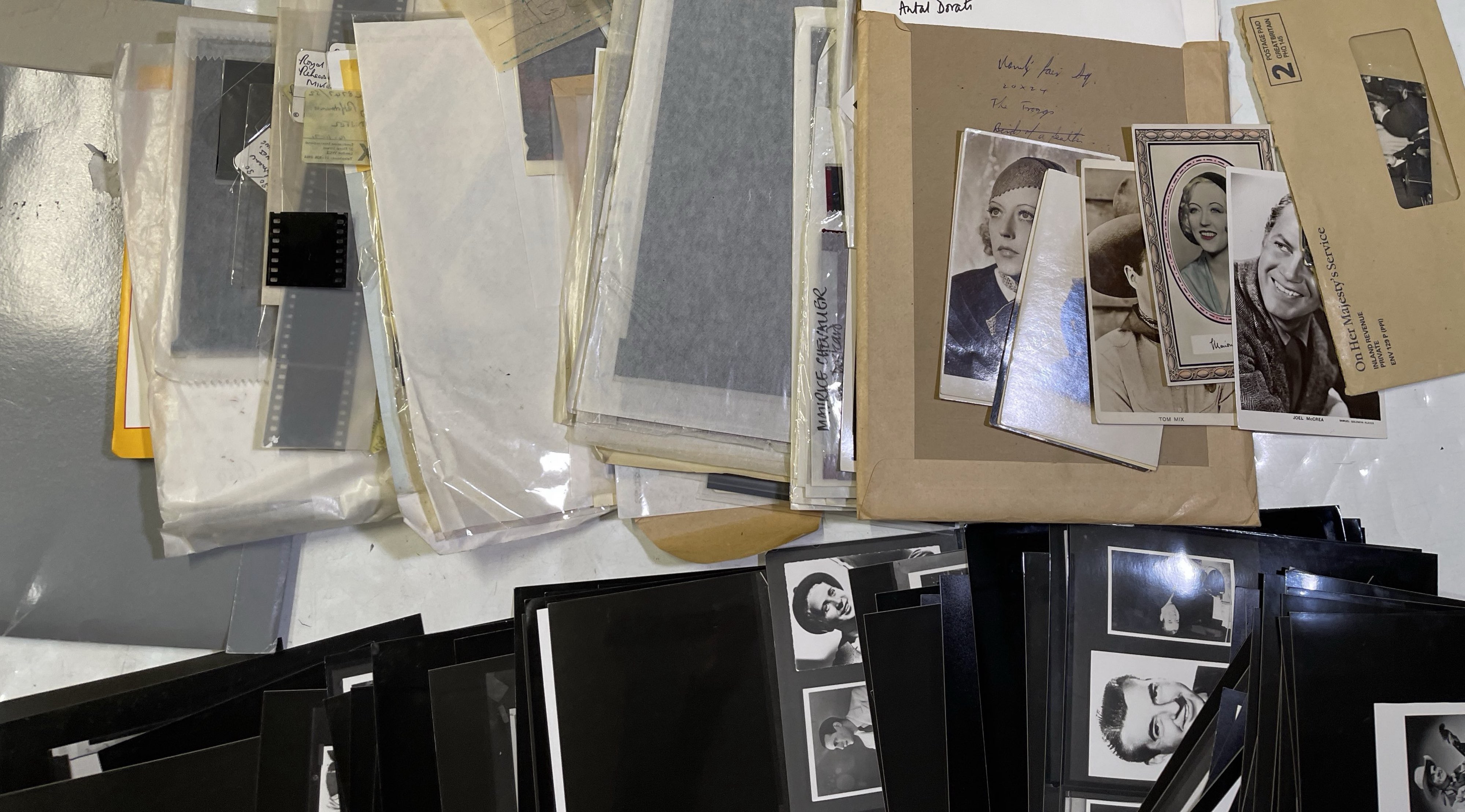 Lot 69 - HUGE COLLECTION OF PHOTOGRAPHS/NEGATIVES AND