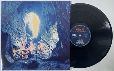 Lot 10 - THE VERVE - A STORM IN HEAVEN LP (ORIGINAL UK COPY - HUTLP 10)