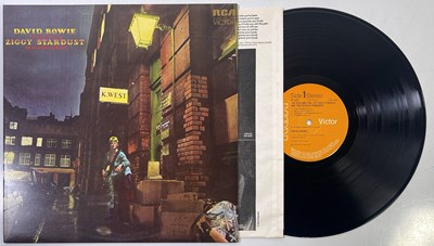 Lot 14 - DAVID BOWIE - ZIGGY STARDUST LP (STOCK UK ORIGINAL - RCA SF 8287 - EX+/EX+)