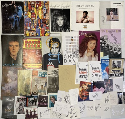 Lot 303 - ROCK AND POP - AUTOGRAPH COLLECTION.