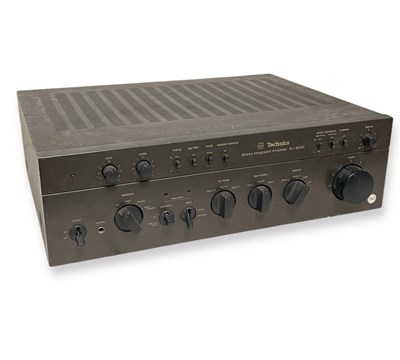 Lot 39 - TECHNICS SU-8080 AMPLIFIER.