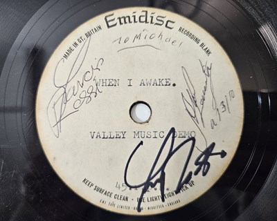 Lot 81 - STATUS QUO - WHEN I AWAKE C/E NOTHING AT ALL 7" (ORIGINAL UK EMIDISC RECORDING - ALAN LANCASTER/FRANCIS ROSSI SIGNED)