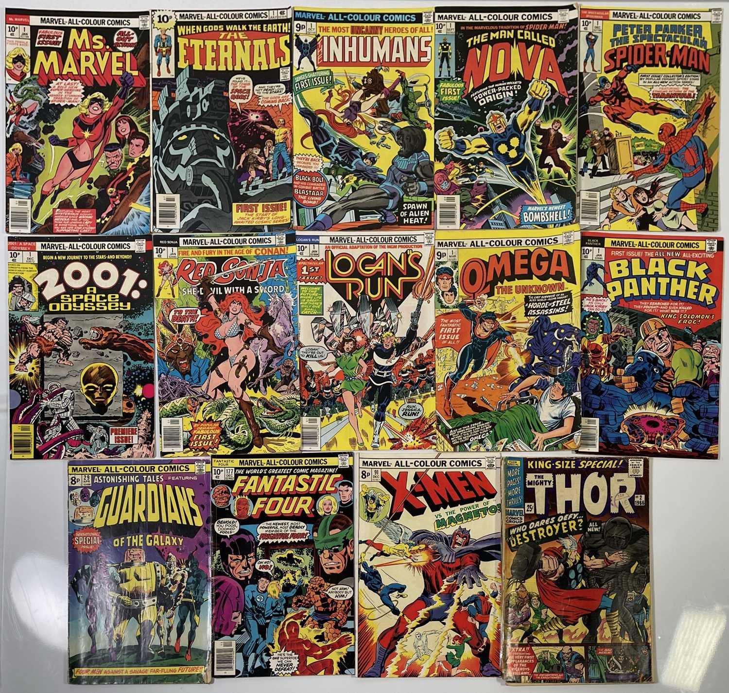 Lot 119 - MARVEL COMICS COLLECTION INC SEVERAL FIRST ISSUES.