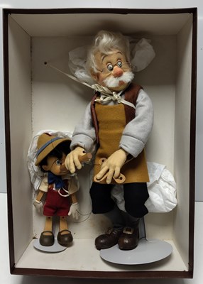 Lot 14 - R. JOHN WRIGHT GEPPETTO & PINOCCHIO SERIES 1 MARIONETTE LIMITED EDITION DOLL
