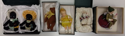 Lot 41 - R. JOHN WRIGHT LIMITED EDITION DOLL PACK