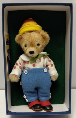 Lot 42 - R. JOHN WRIGHT RAGGEDY ANN THE LITTLE BROWN BEAR LIMITED EDITION DOLL