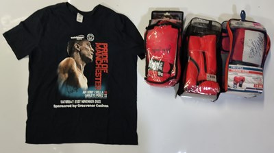Lot 421 - BOXING MEMORABILIA - SIGNED GLOVES/T-SHIRTS ETC.