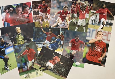 Lot 436 - FOOTBALL MEMORABILIA - MANCHESTER UNITED - SIGNED PHOTO COLLECTION.