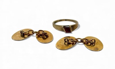 Lot 7 - 9ct GOLD LADIES RING & PAIR OF 9CT GOLD CUFFLINKS