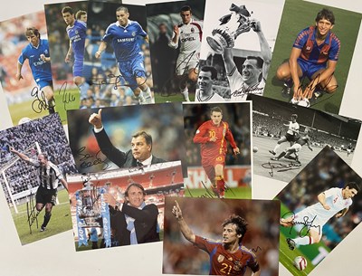 Lot 439 - FOOTBALL - PLAYER SIGNED PHOTOS INC CHELSEA/LEGENDS.