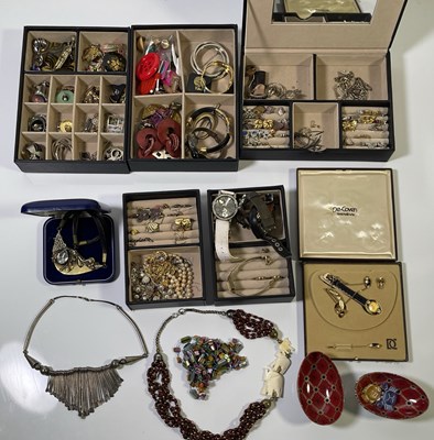 Lot 15 - ASSORTED JEWELLERY TO INCLUDE SILVER