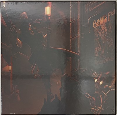 Lot 352 - GANDALF'S FIST - THE CLOCKWORK STABLE BOX SET (PLGBADGERBOX)