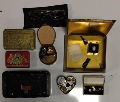 Lot 83 - VINTAGE JEWELLERY AND RELATED ITEMS