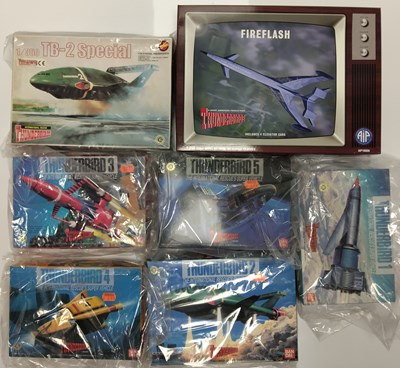 Lot 366 - THUNDERBIRDS SPACESHIP KITS