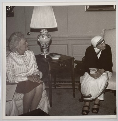 Lot 111B - MOTHER THERESA - A SIGNED BOOKLET PAGE.