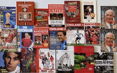 Lot 1710213 - MANCHESTER UNITED MEMORABILIA - PROGRAMMES AND BOOKS.