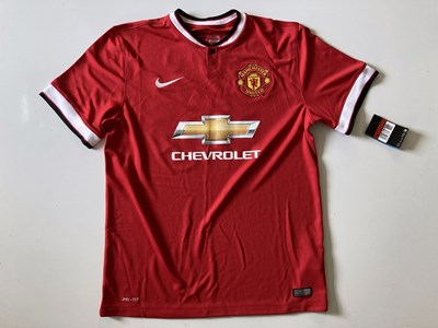 Lot 181 - MANCHESTER UNITED MEMORABILIA - SIGNED 2014/15 SHIRT FROM AN EX-EMPLOYEE.