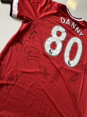 Lot 181 - MANCHESTER UNITED MEMORABILIA - SIGNED 2014/15 SHIRT FROM AN EX-EMPLOYEE.