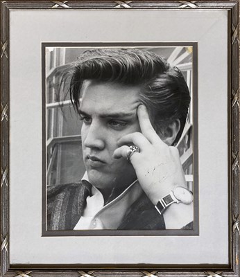 Lot 450 - ELVIS PRESLEY SIGNED PHOTOGRAPH.