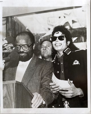 Lot 448 - MICHAEL JACKSON PHOTOGRAPH COLLECTION.