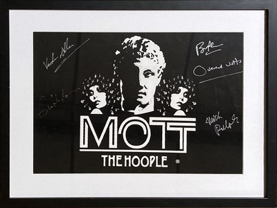 Lot 342 - MOTT THE HOOPLE SIGNED DISPLAY.