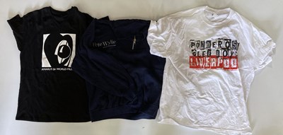 Lot 125 - MUSIC CLOTHING.