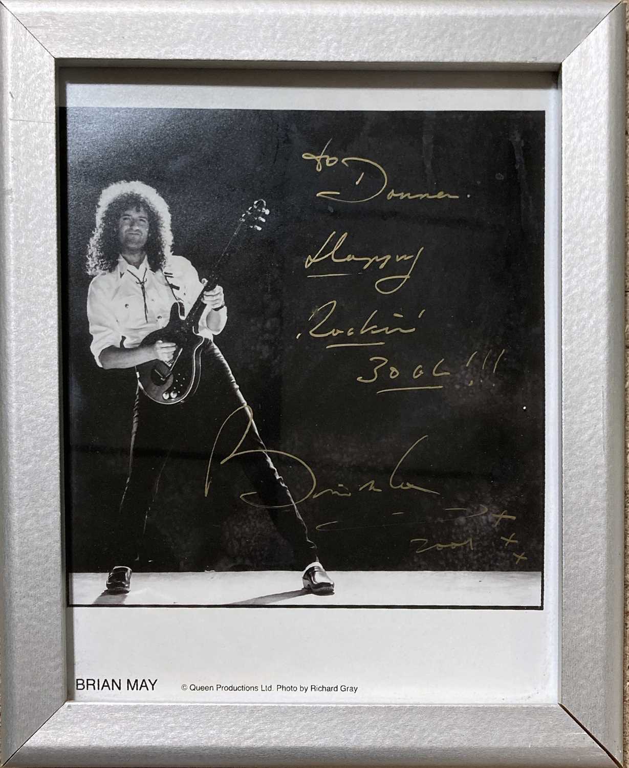 Lot 397 - QUEEN SIGNED ITEMS.